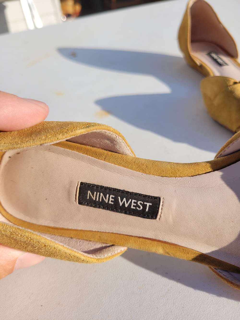 Nine West Mustard Yellow Suede Pointy-Toe D'Orsay Bow Flats Size 6M - Picture 3 of 5